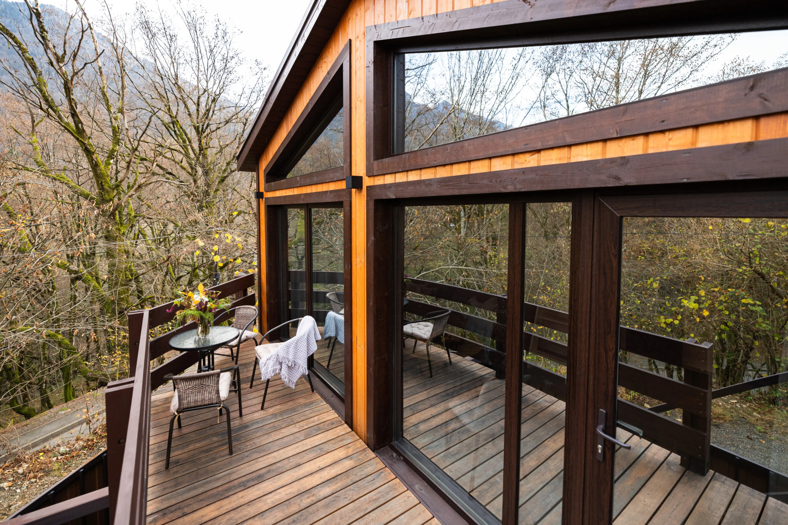 Частный дом Домик в лесу