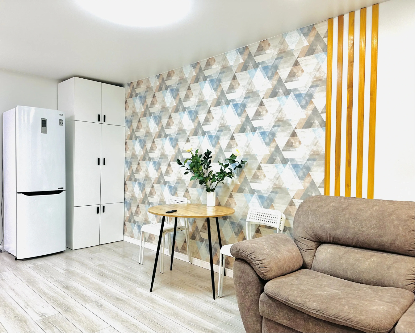 Квартира с дизайнерским ремонтом рядом с ИРНИТу