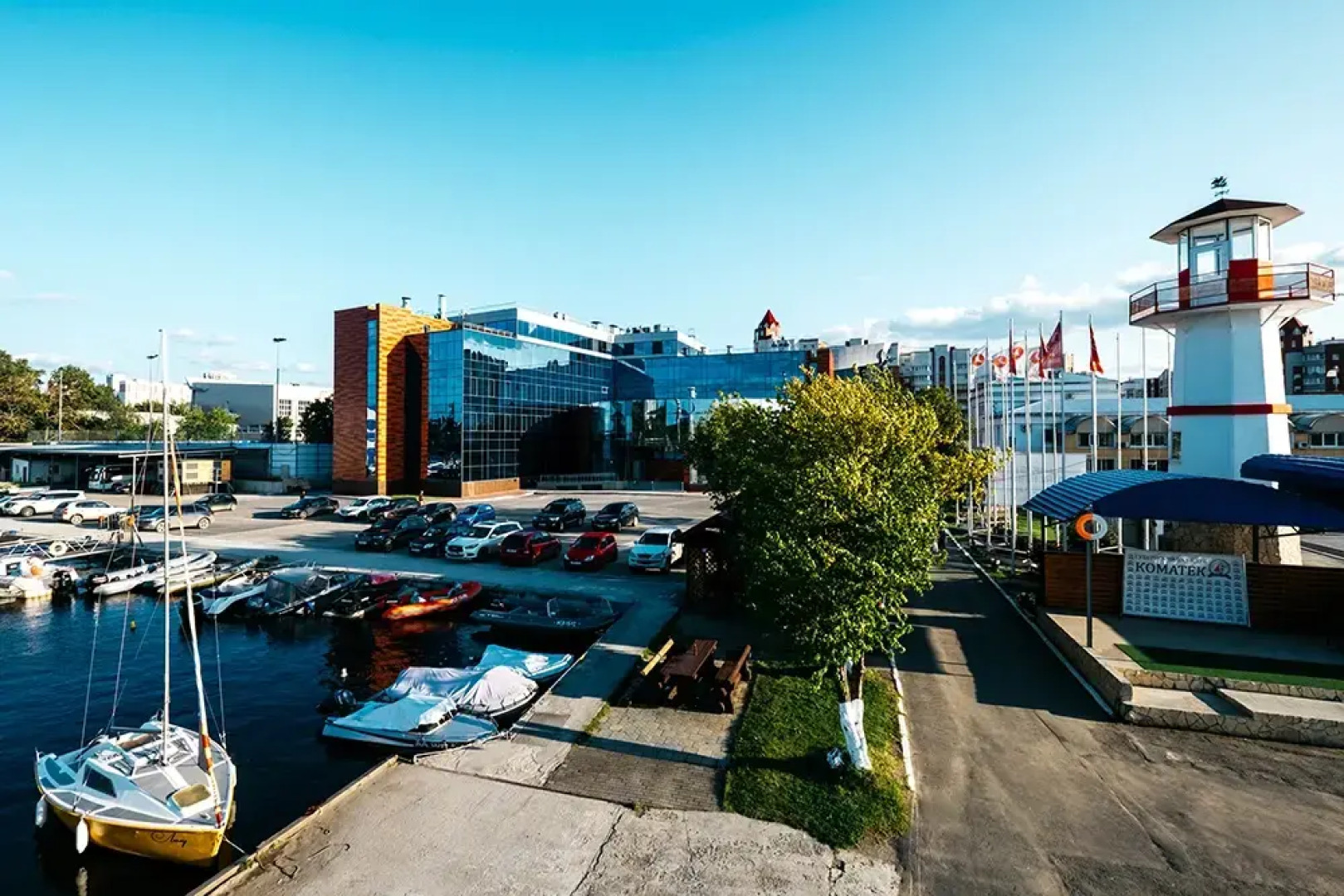 Отель Коматек