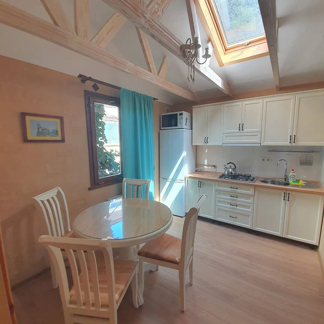 Гостевой дом у моря Массандровская 13