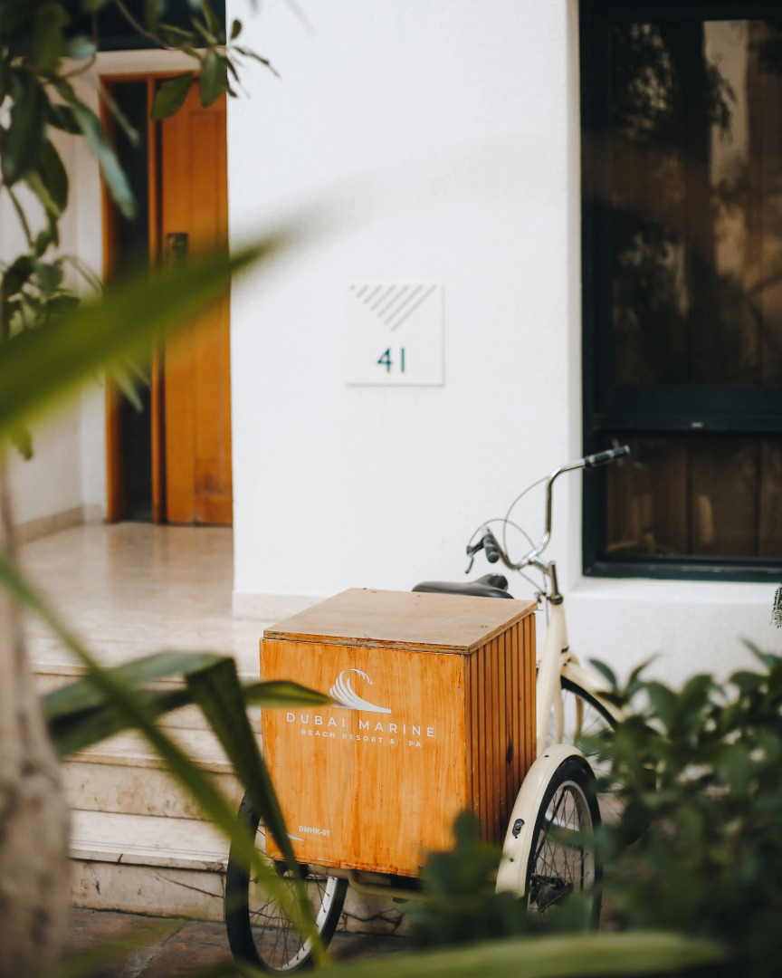 Отель Dubai Marine Beach Resort & Spa