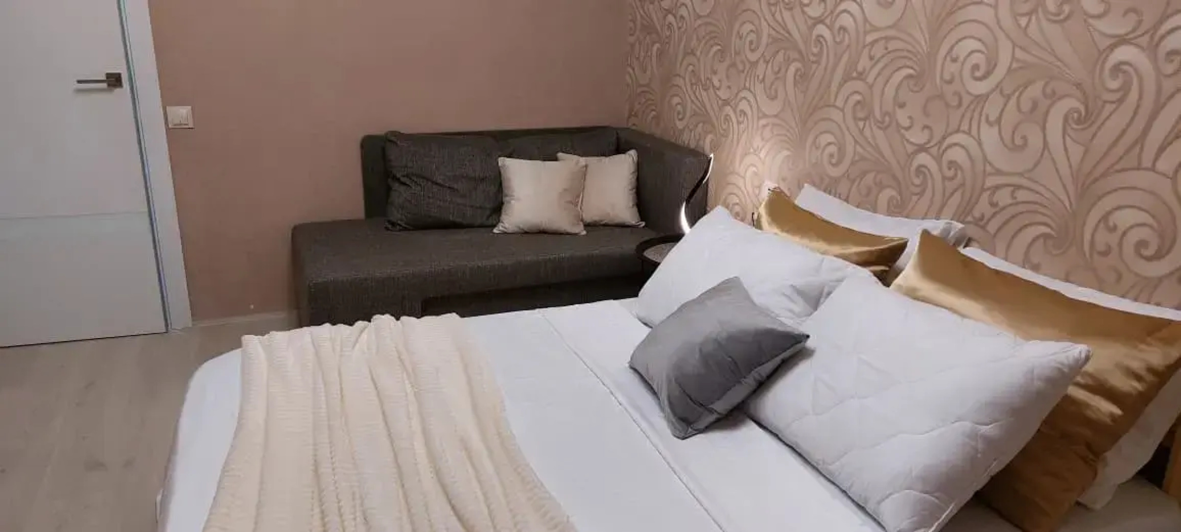 Квартира ЕвроДвушка Аксакова 81/1 на 17 Этаже до 7 Чел