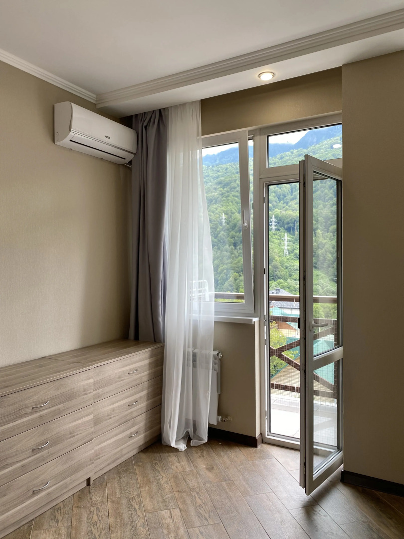 Апартаменты с Балконом у Подножия Хребта Аибга