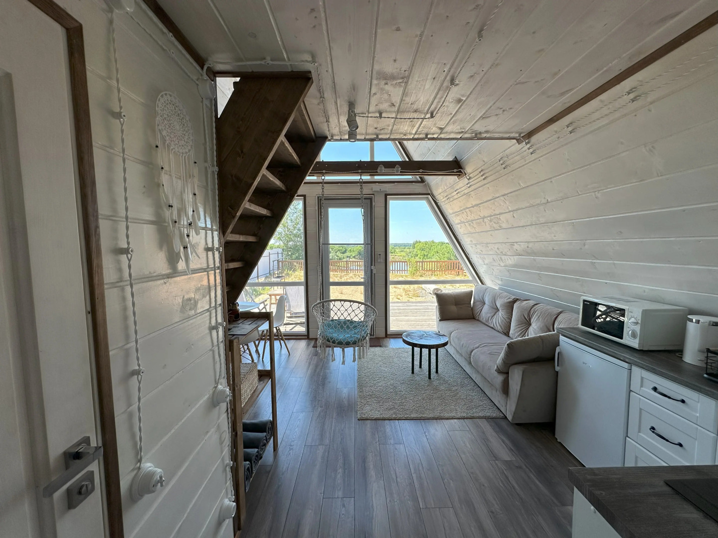 Частный дом Над Рекой с видом на Озеро