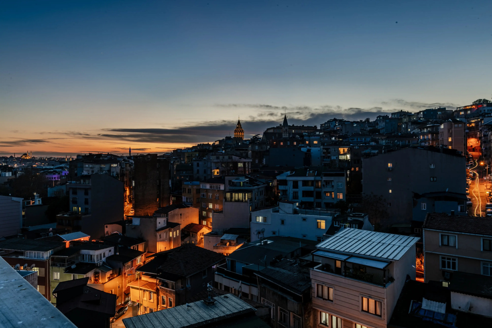 Отель Roys Hotel & Suites