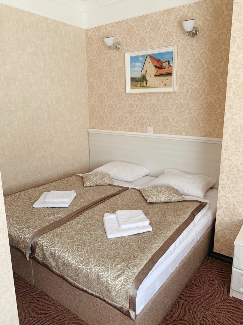 Отель Корона