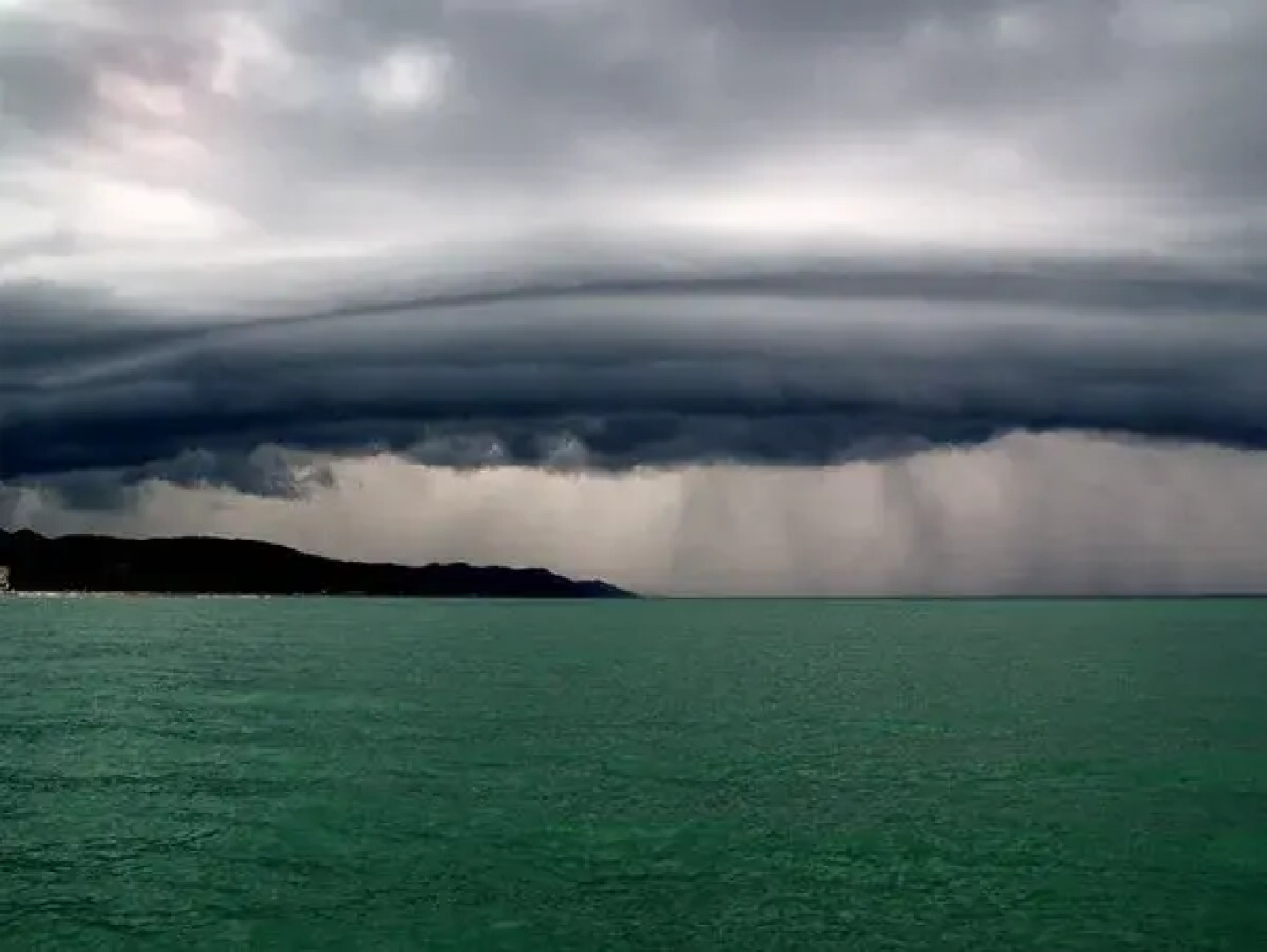 Отель Шторм