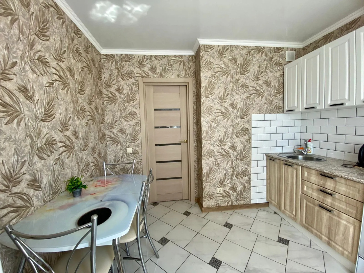 Квартира  уютная двухкомнатная в центре города.