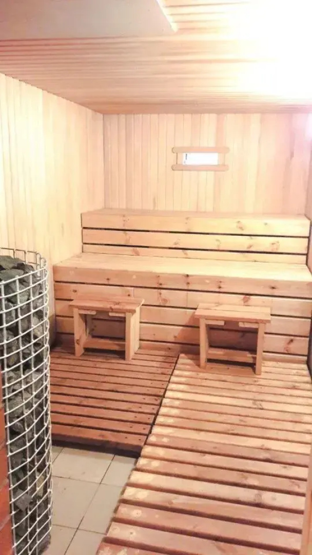 Частный дом с баней и бассейном