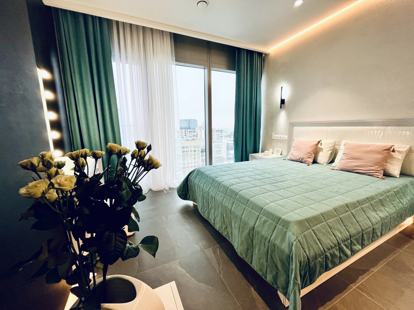 Квартира видовая Неотель в Резиденции Галерея Чижова, в центре города