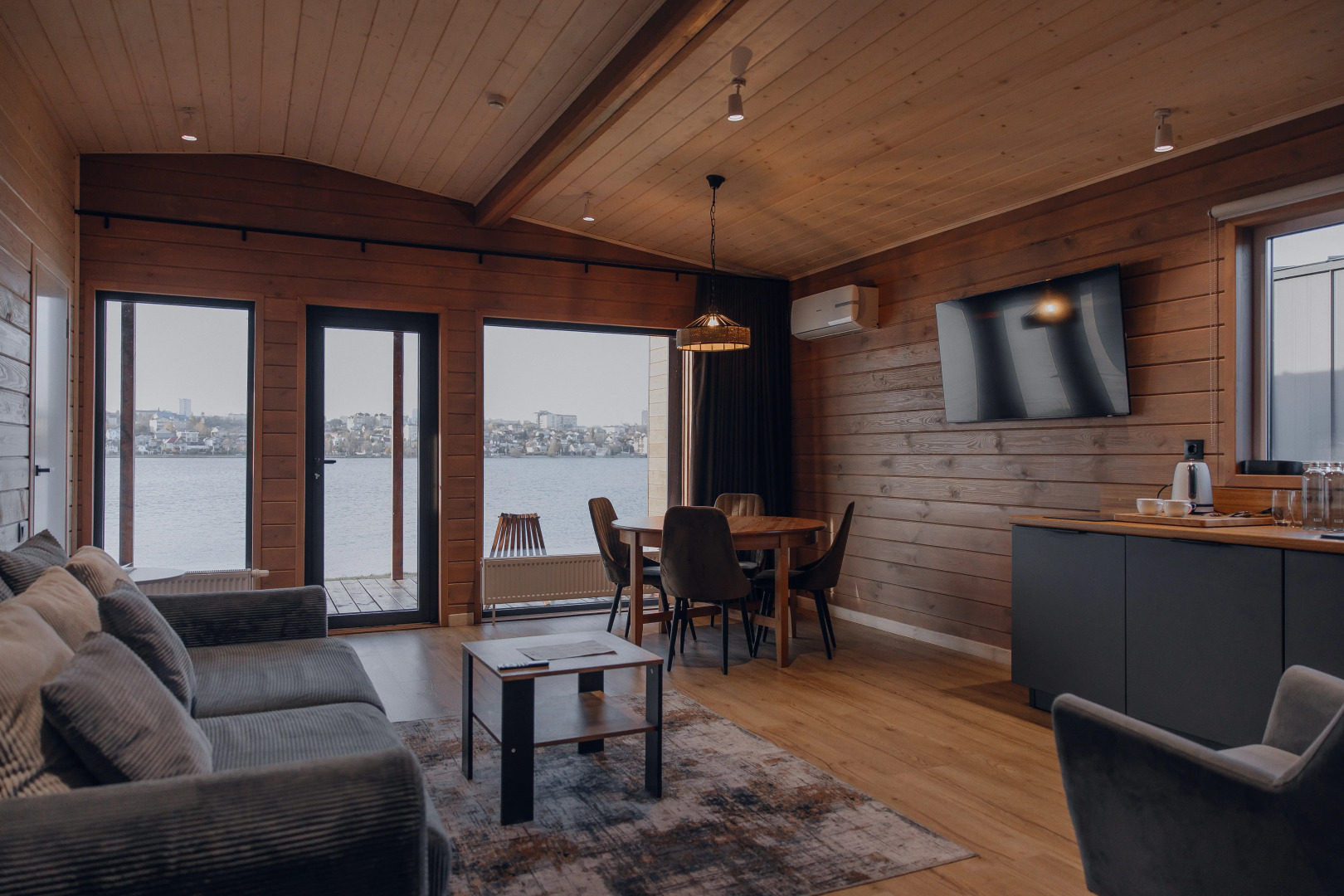 Отель Негород