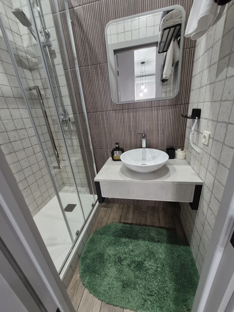 Квартира 2-комнатная уютная в центре в дизайнерском исполнении