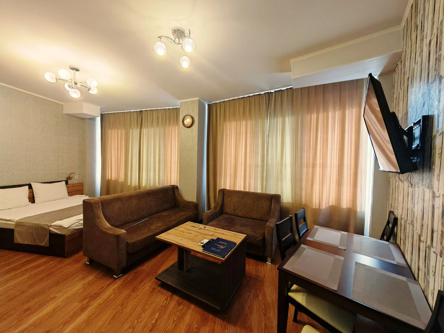 Отель Космос