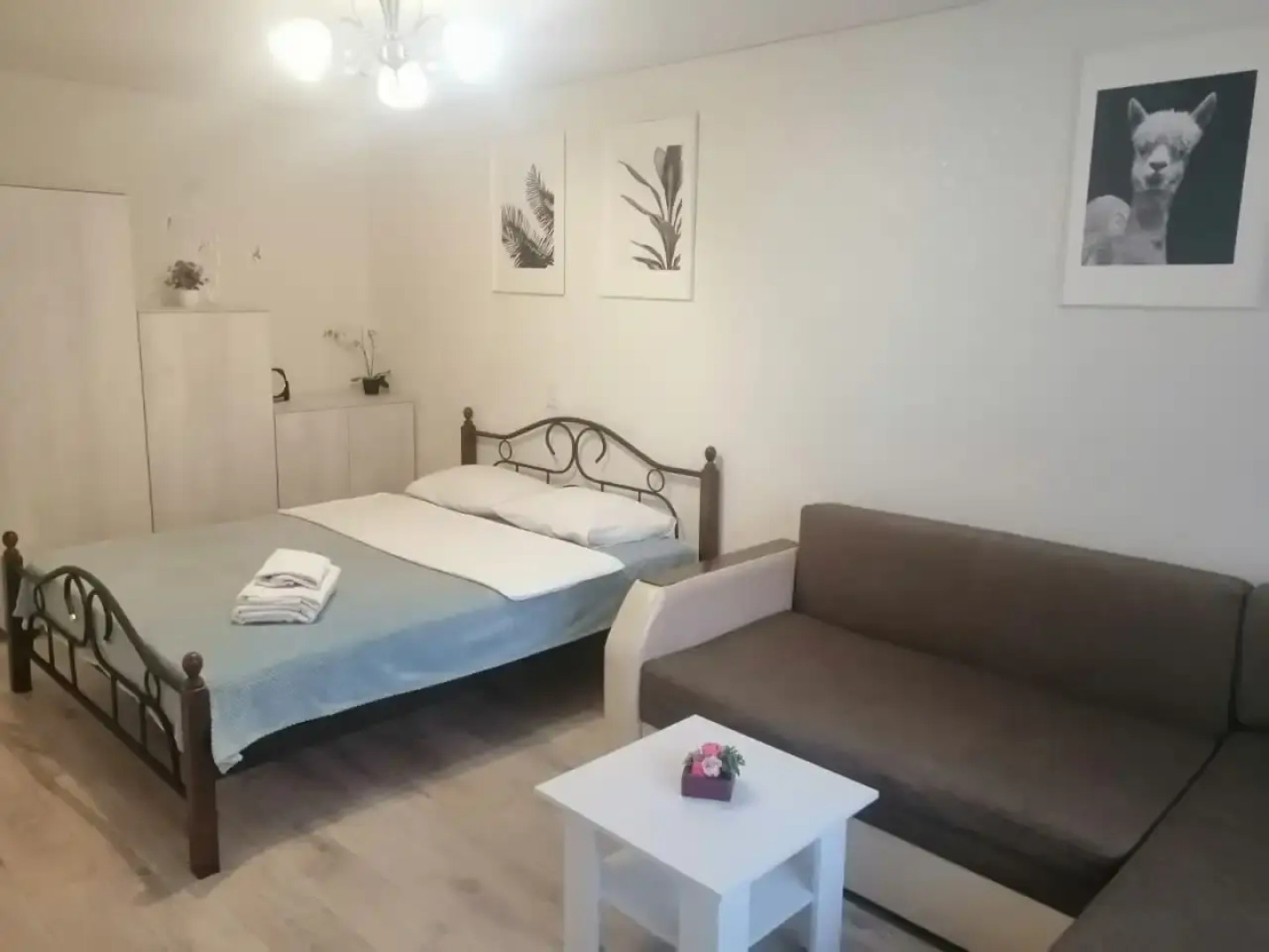 Апартаменты На Каслинской