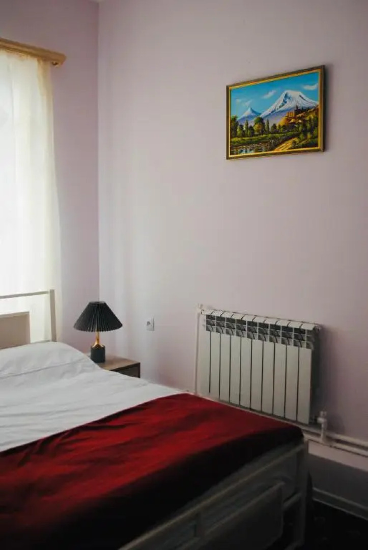 Отель Erebuni Plaza