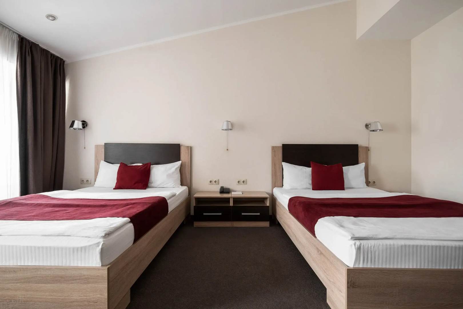 Отель Максим