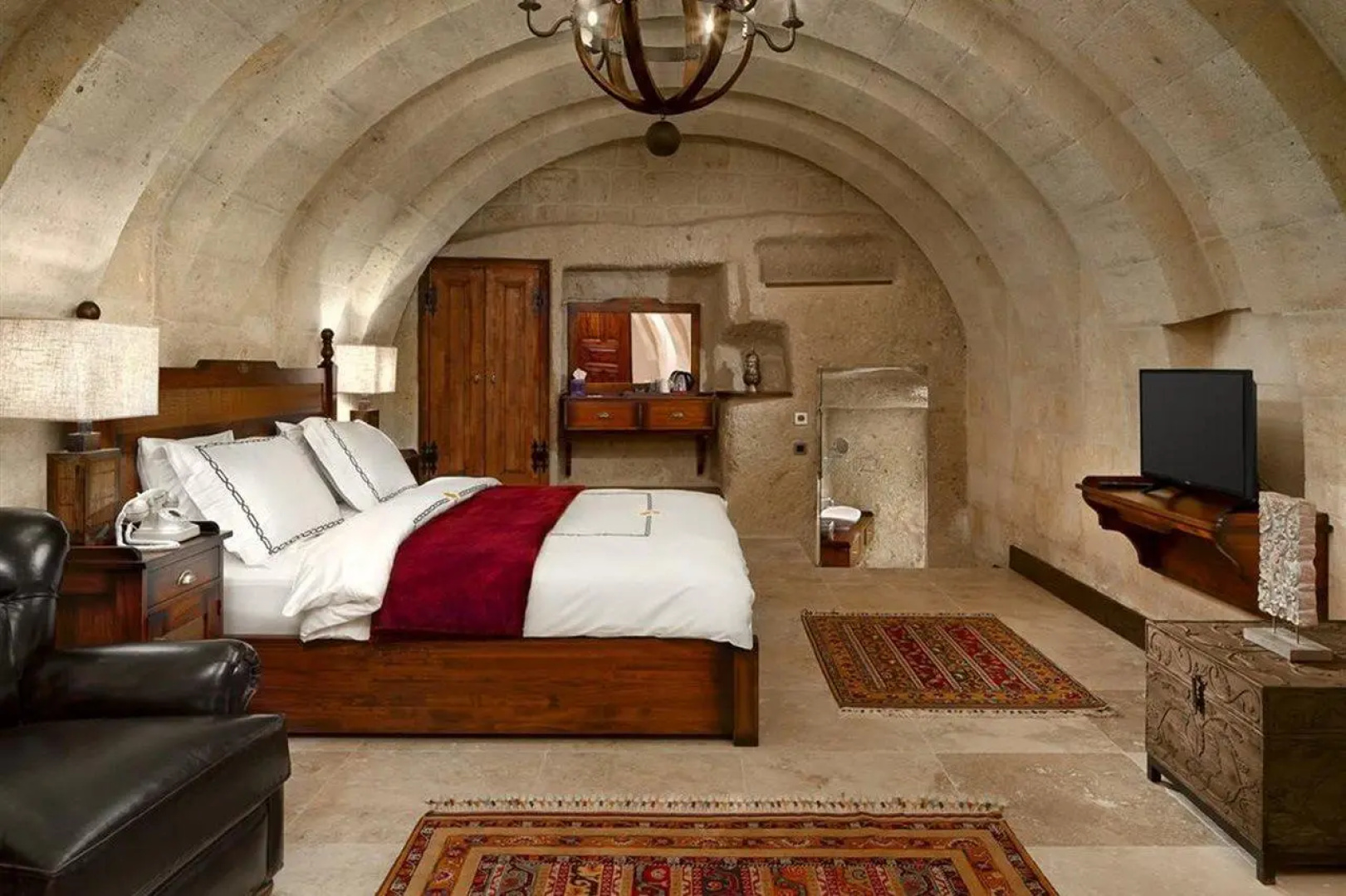 Отель Seraphim Cave Suites & Spa