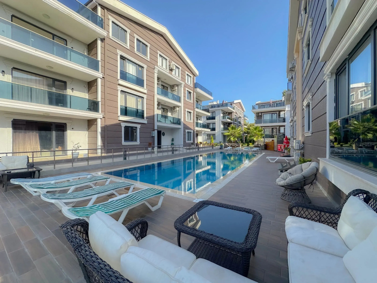 Апарт-отель Flower City Suits