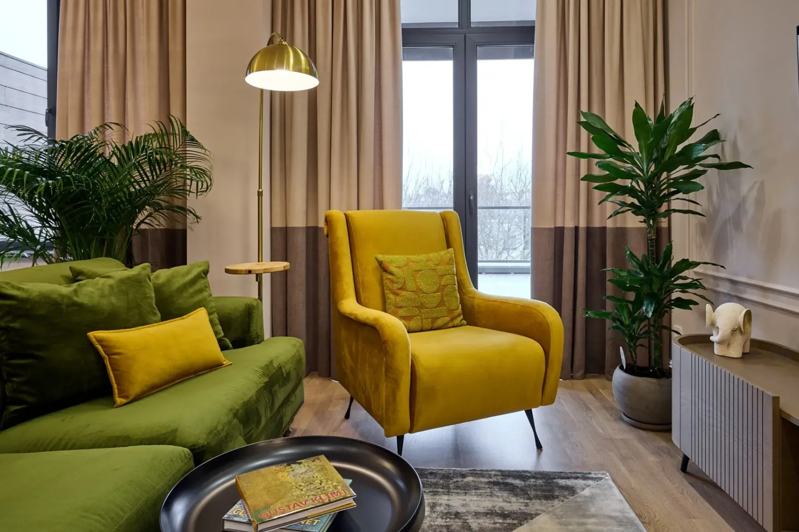 Апартаменты ЕвроУют Уникальные яркие дизайнерские