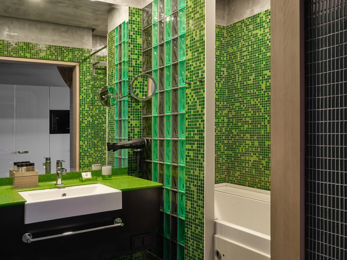 Отель Garden Embassy