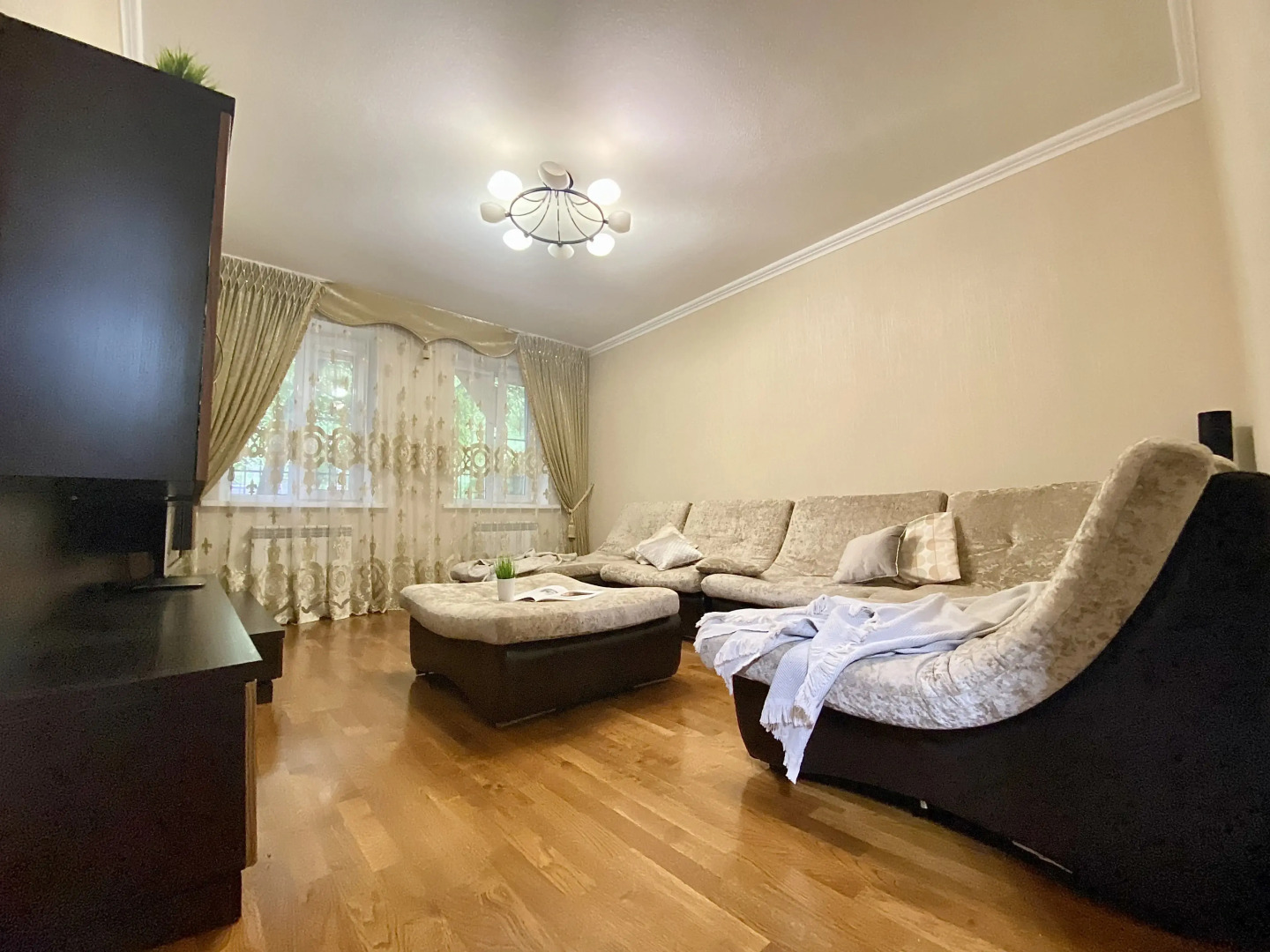 Квартира Трехкомнатная рядом с рынком