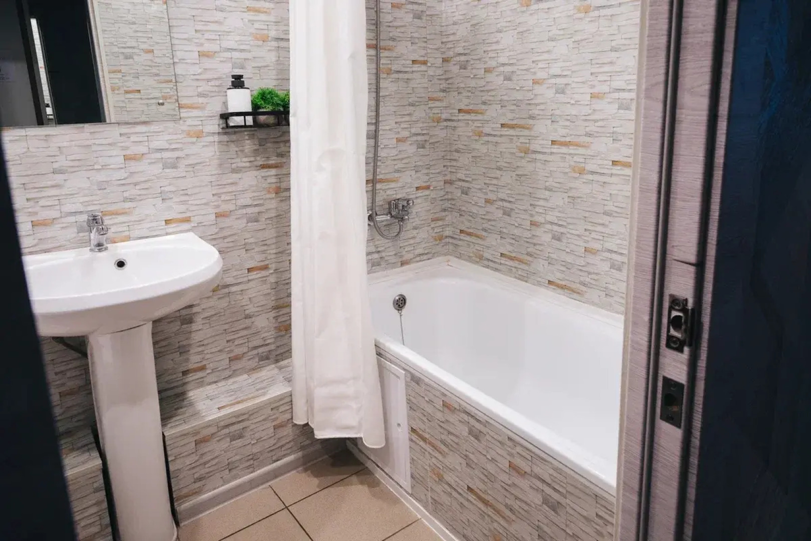 Квартира Две Подушки на Челюскинцев 62