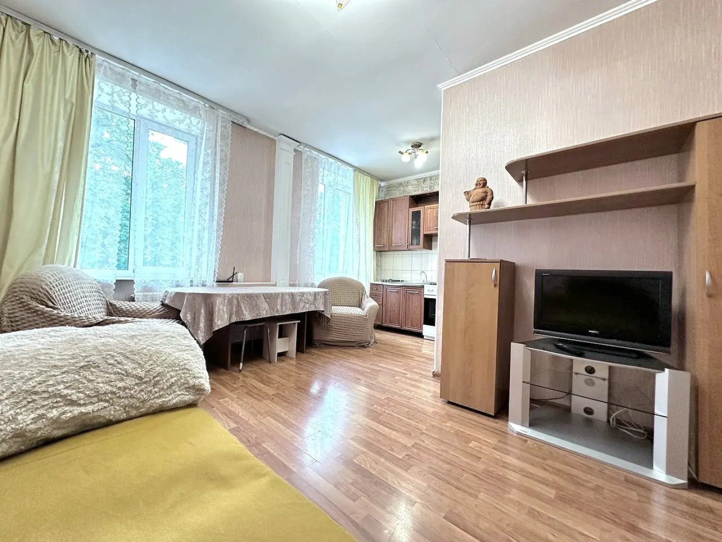 Квартира трехкомнатная в центре на Весенней