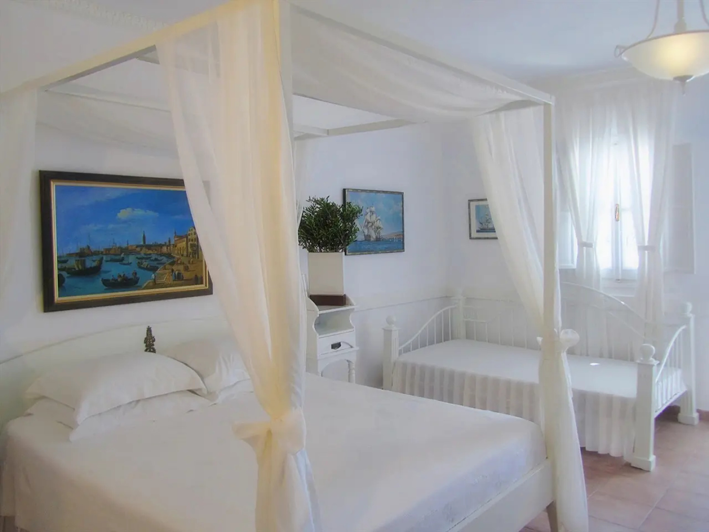 Отель Porto Scoutari Romantic Hotel & Suites