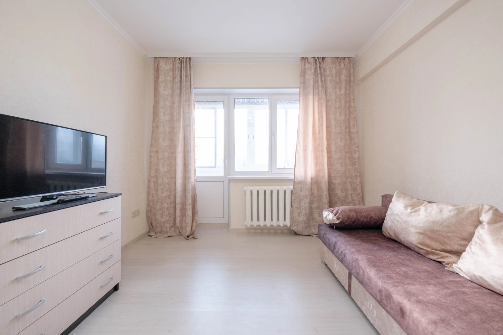 Апартаменты студия на четверых в отличном районе