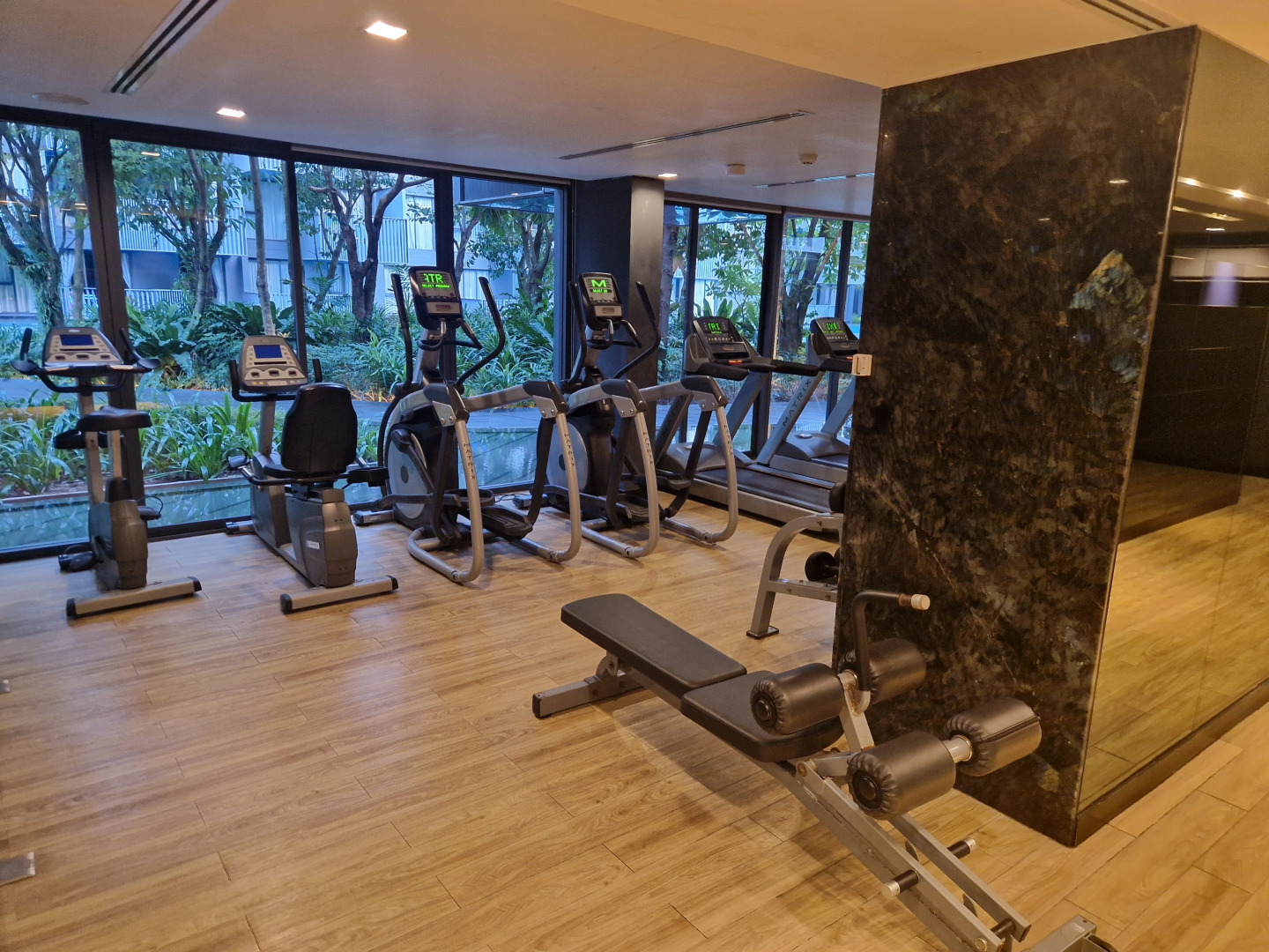 Апартаменты The Deck Patong