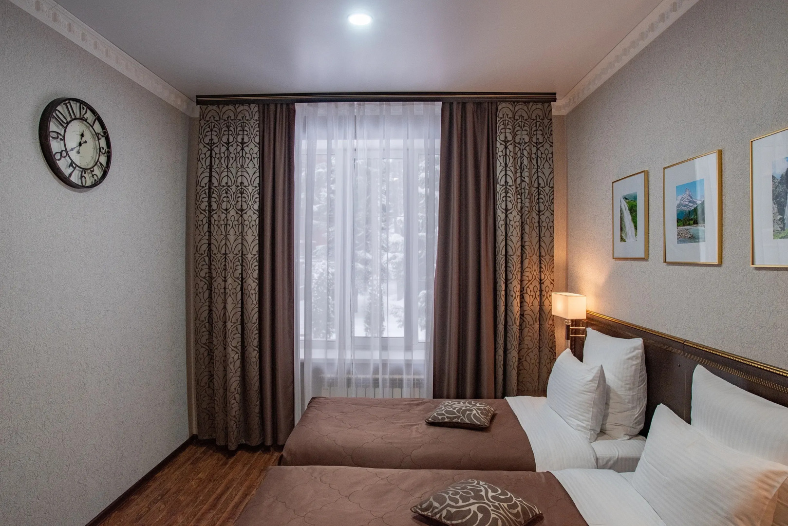 Отель Таурух