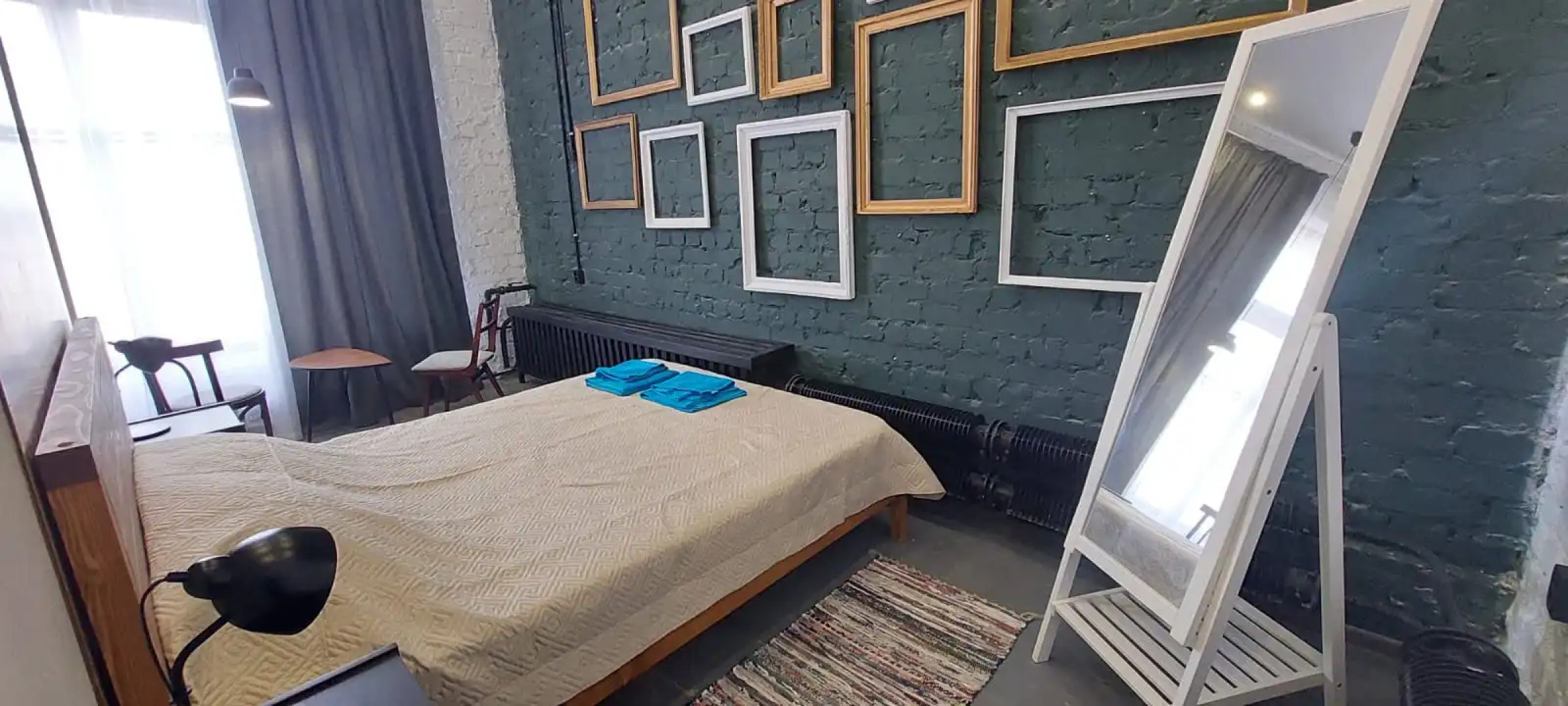 Апартаменты "У художника на Аллее Героев, 4"