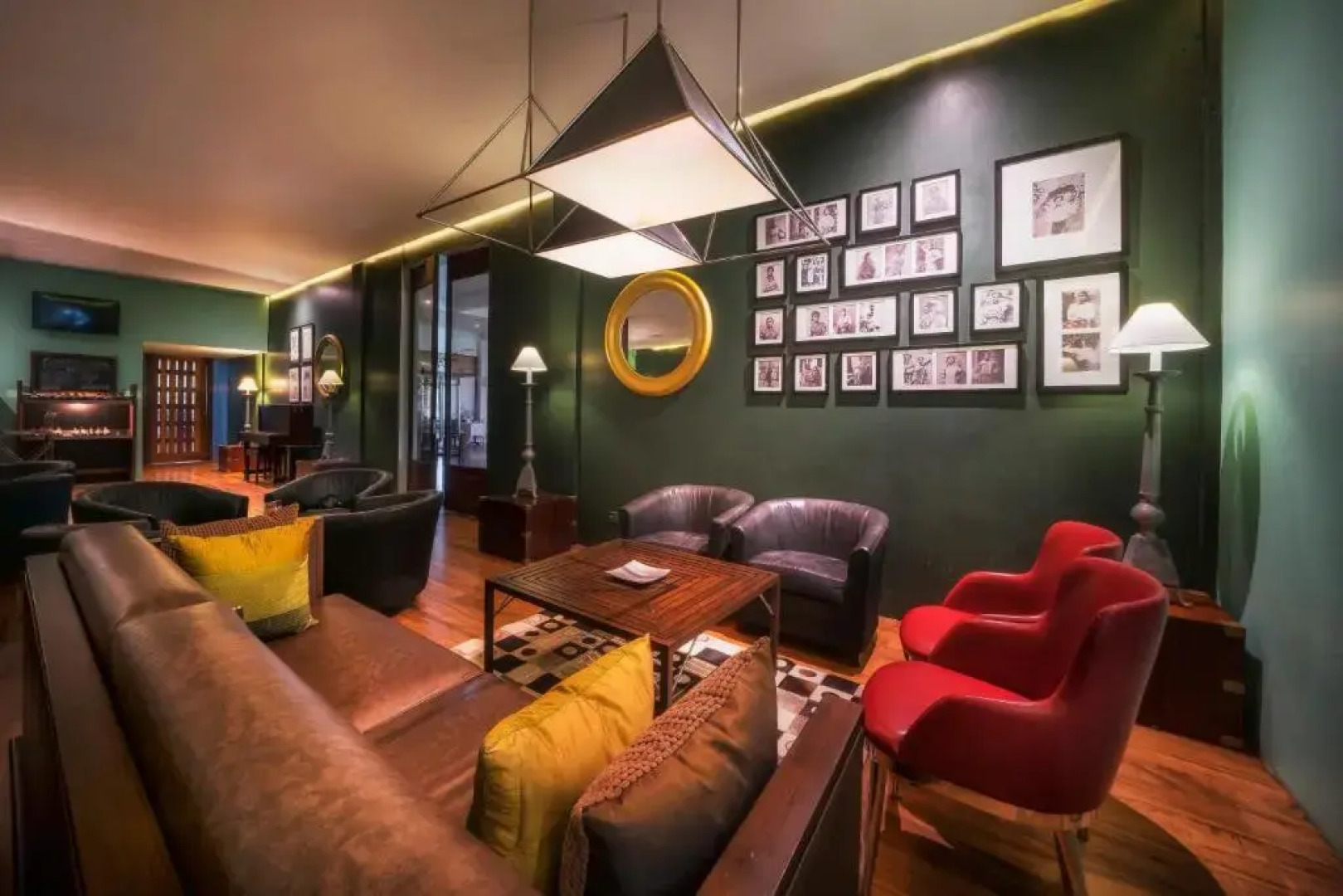 Курортный отель The Blue Water - Bawa Heritage - City Resort Hotel