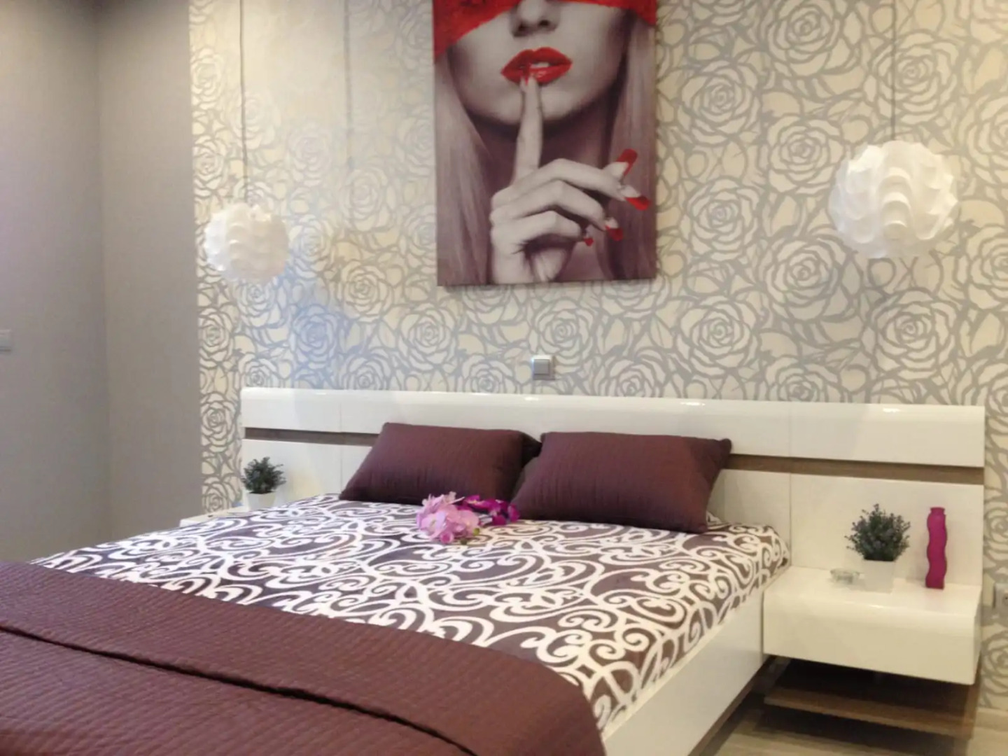 Апартаменты новые двухкомнатные  в центральном районе