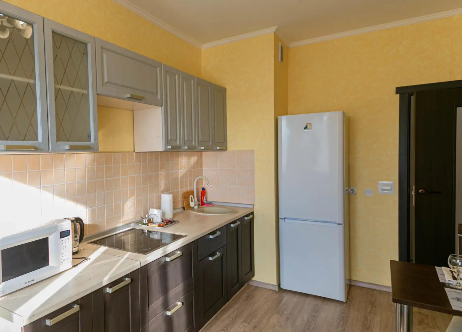 Апартаменты однокомнатные (97) Серебровская 91