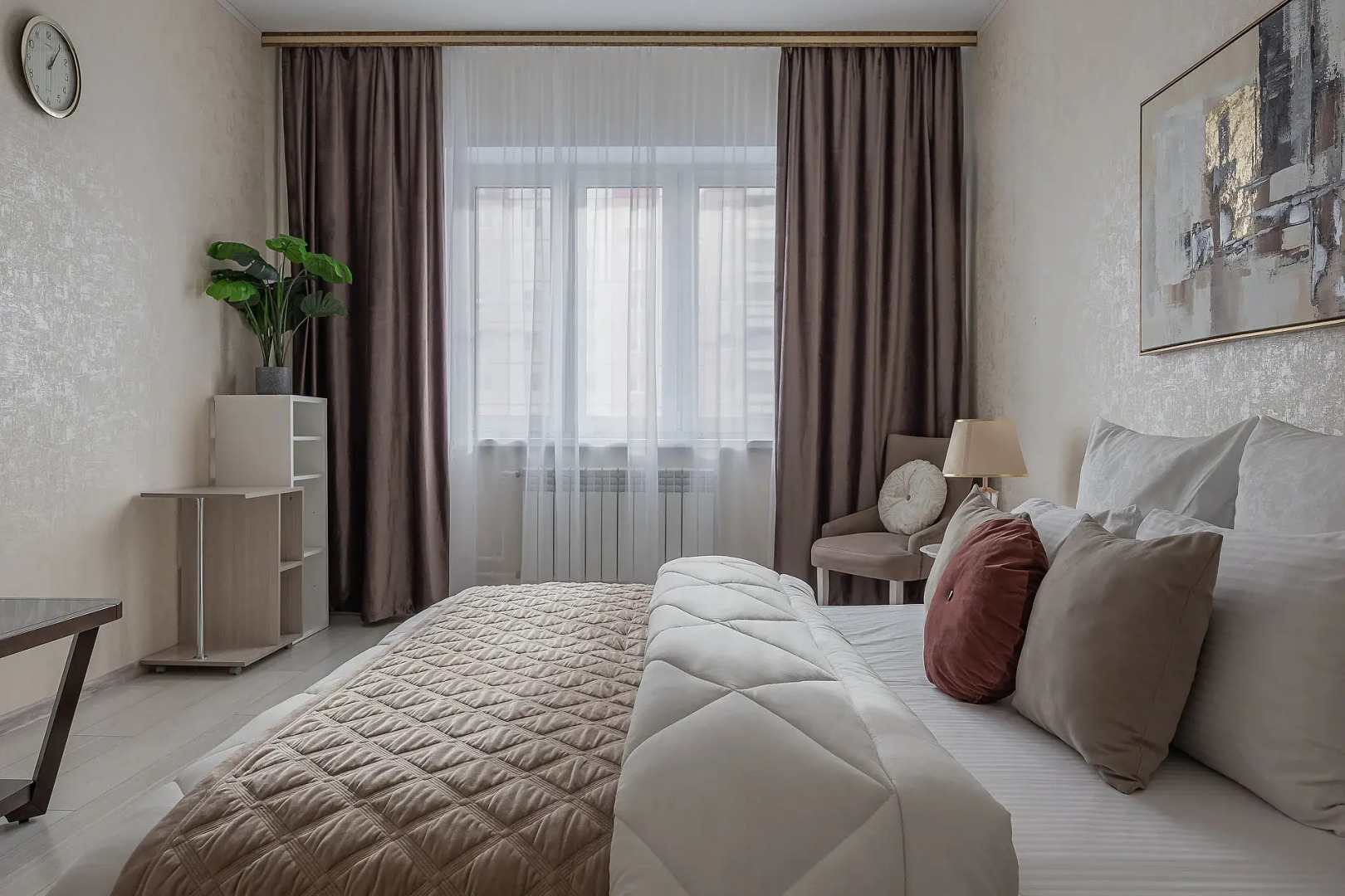 Апартаменты с двумя спальнями, в центре города, у канатной дороги