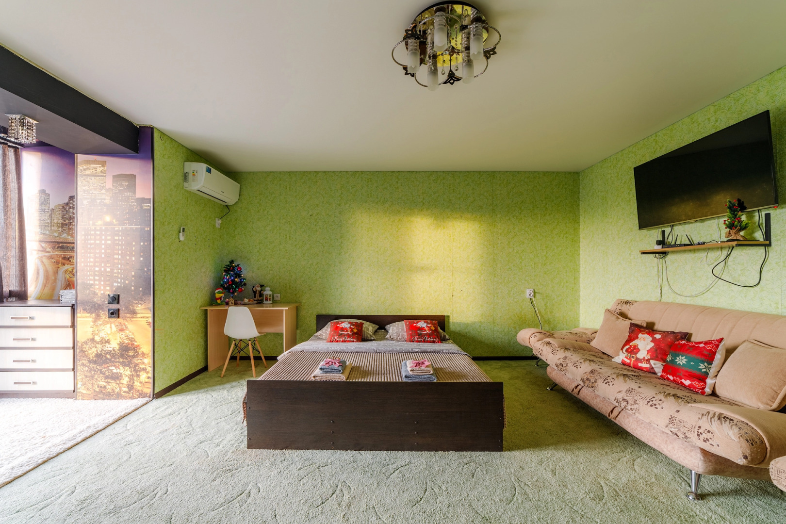 Квартира PrezentHaus на Чичканова 70б