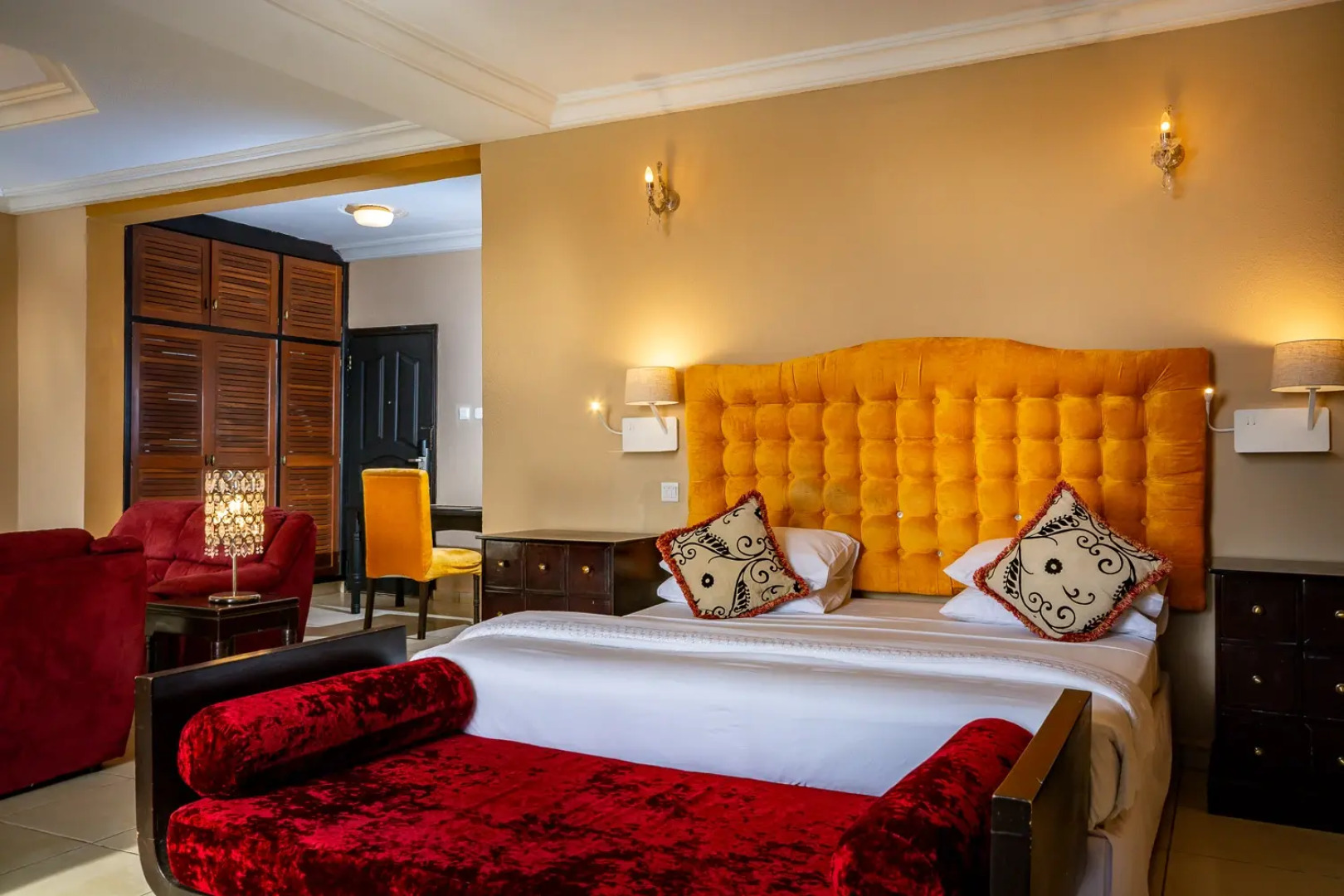 Отель The Country Lodge