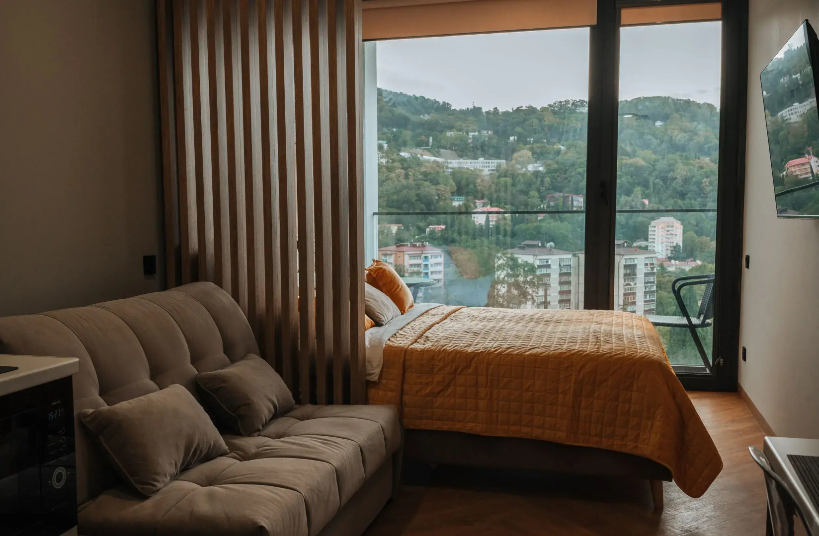 Апартаменты в Сочи центр Хосты с видом на море АК Горка