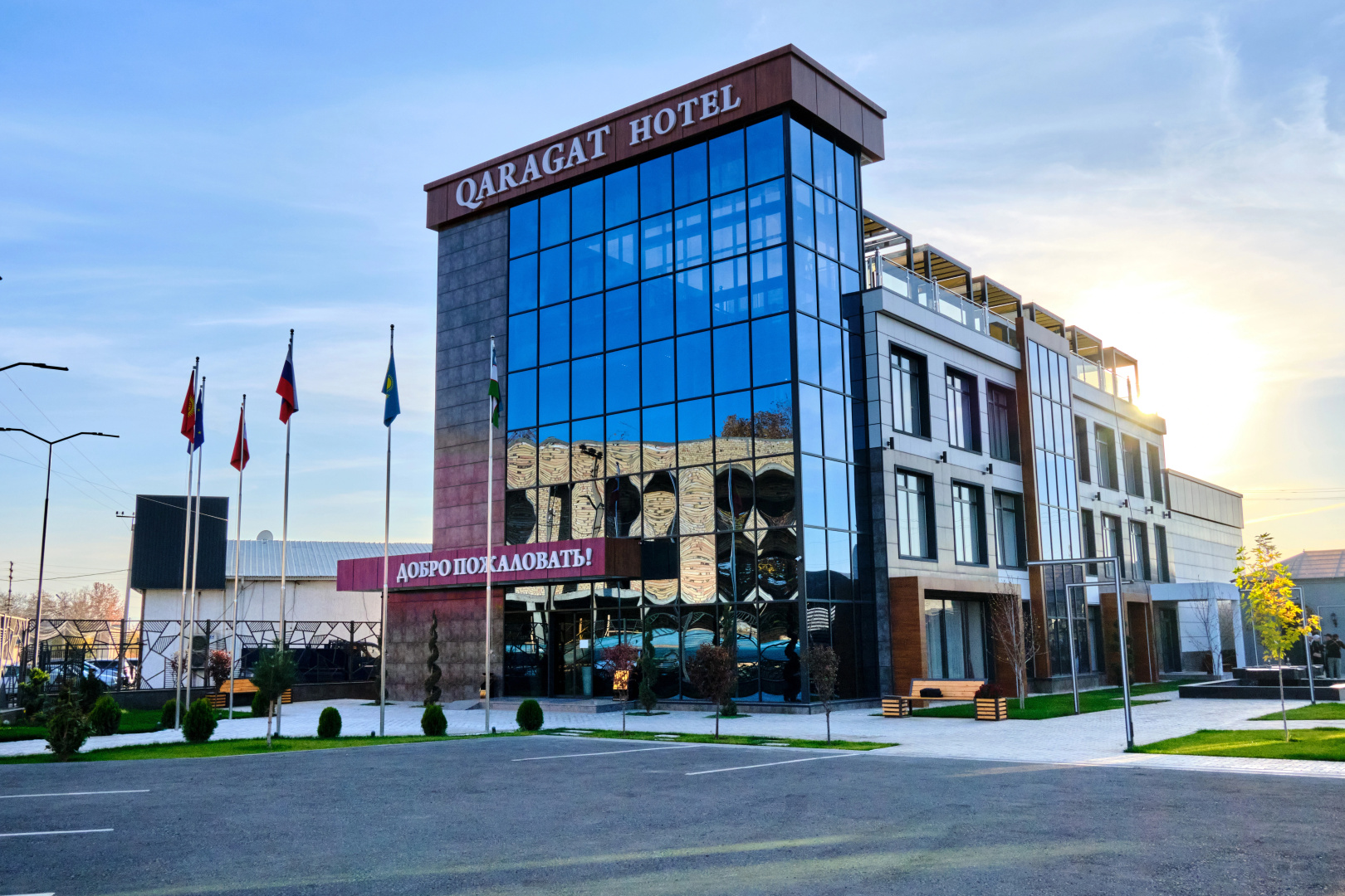 Отель Qaragat Hotel Jalal Abad
