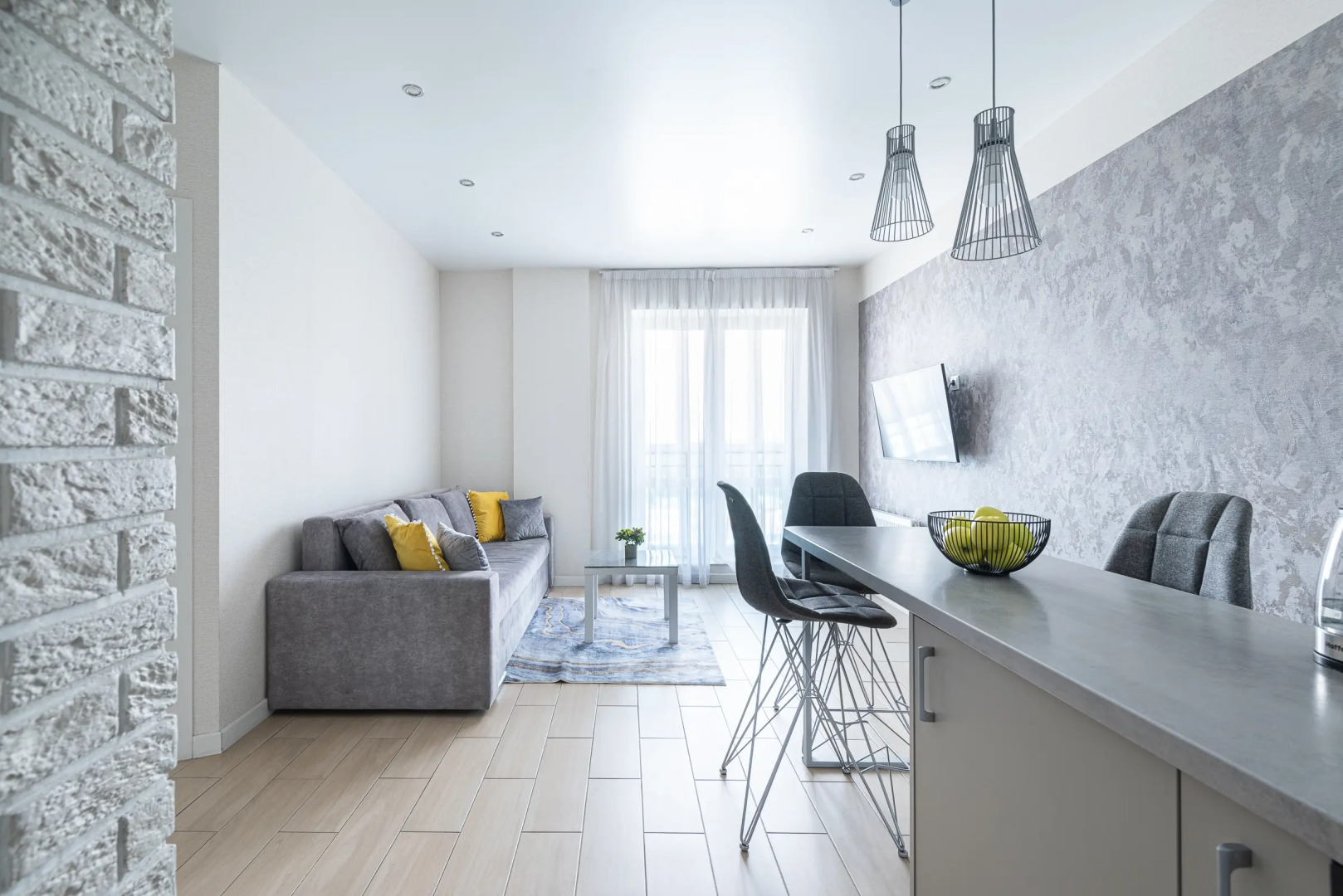 Квартира на сутки Минск Маяк Метро 3 минуты Бесконтактное заселение Wi-Fi Кухня объединена с жилой зоной Отдельная спальня