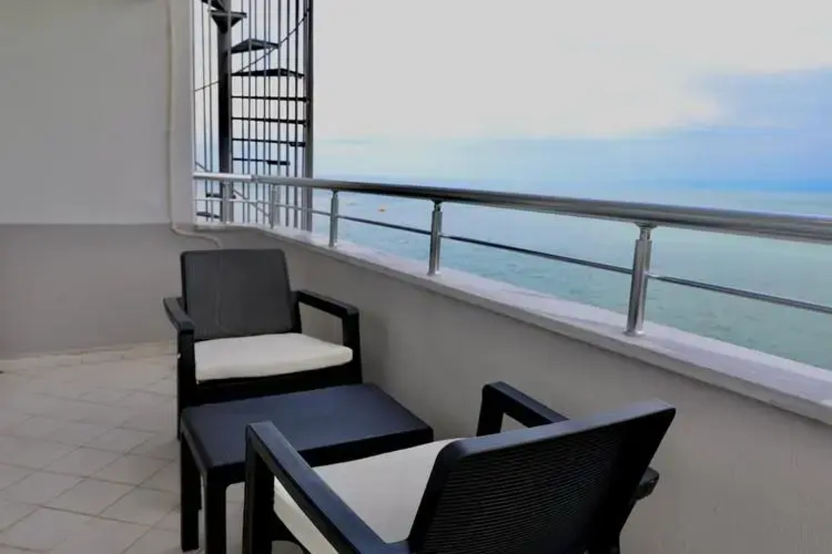 Отель Black Pearly