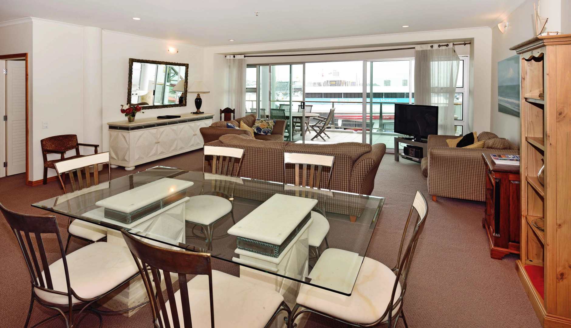 Апартаменты Waterfront Suites in the Heart of Auckland