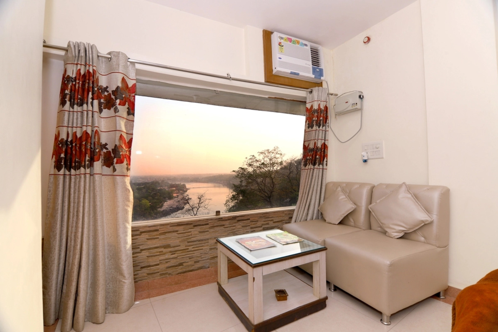 Отель Ganesha Inn