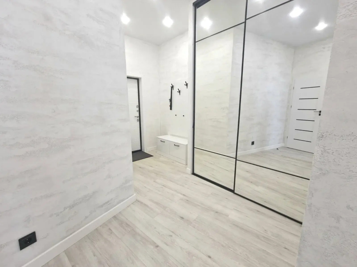 Апартаменты Центр, парковая зона, новый дом, охраняемая парковка, Колибри#24