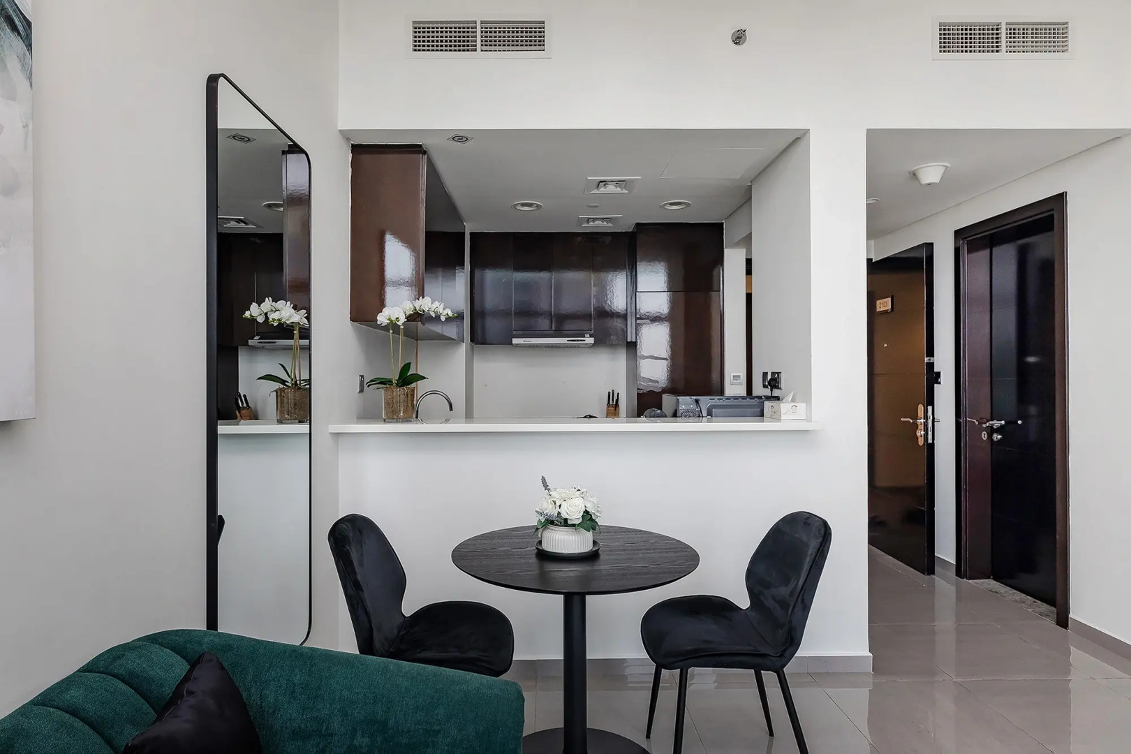 Апартаменты Stylish 1BR at Damac Merano Tower with Great View