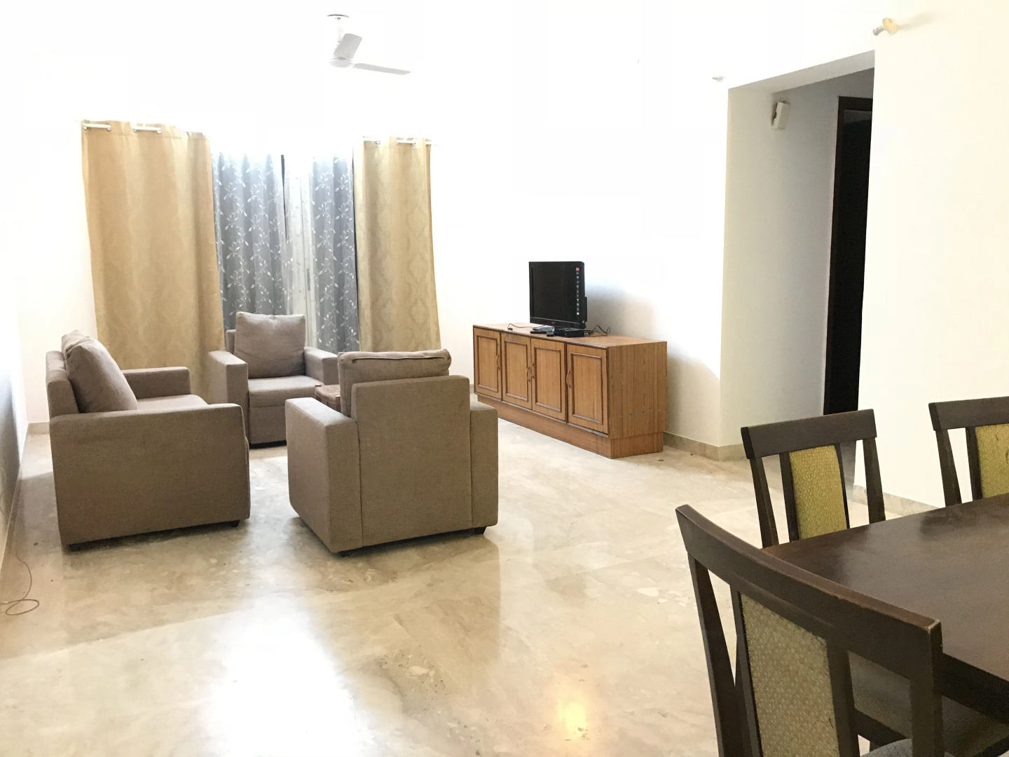 Апартаменты Prashant Keni