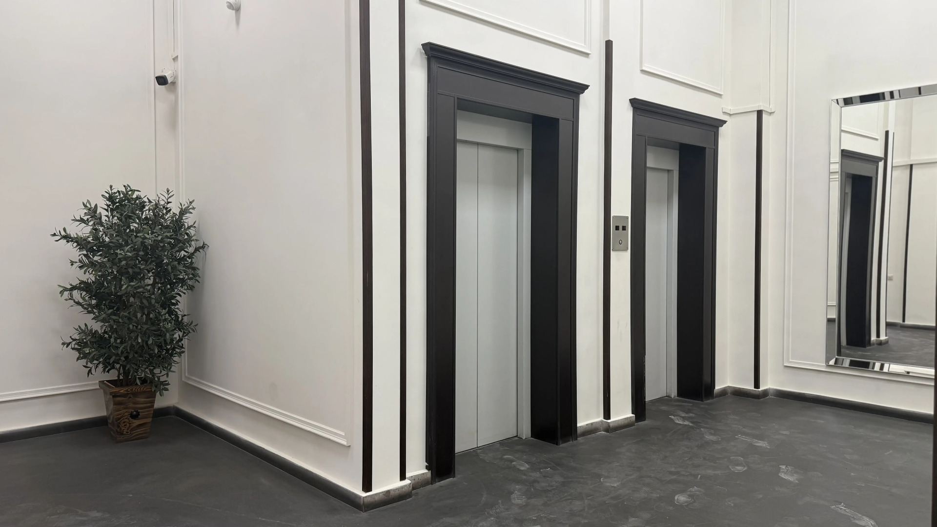 Апартаменты с 2 Спальнями и с Балконом в Центре Города от Sweet Home