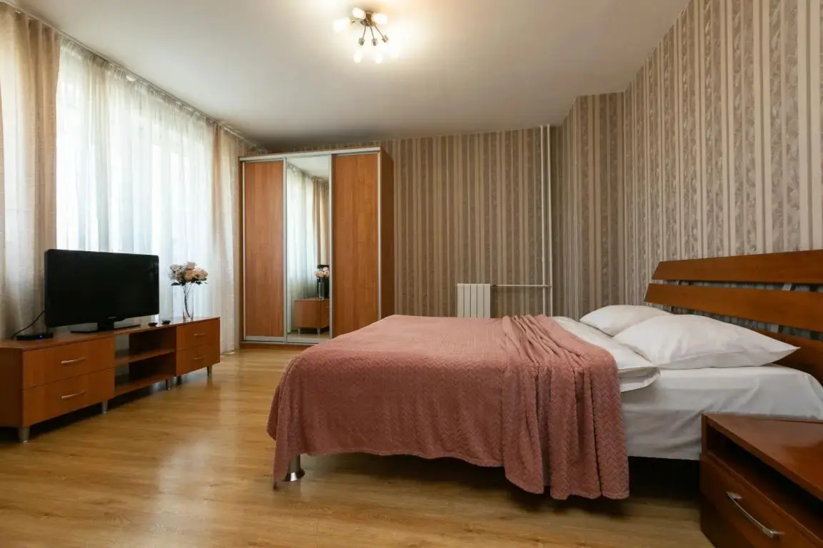 3-к апартаменты Этажидейли на ВИЗе