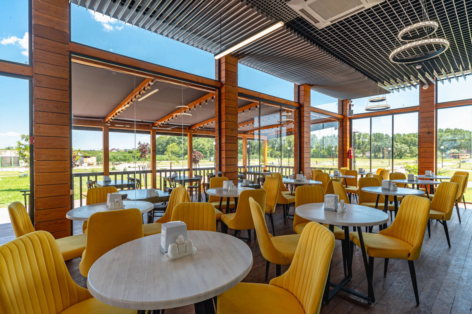 Отель Rinn Rise